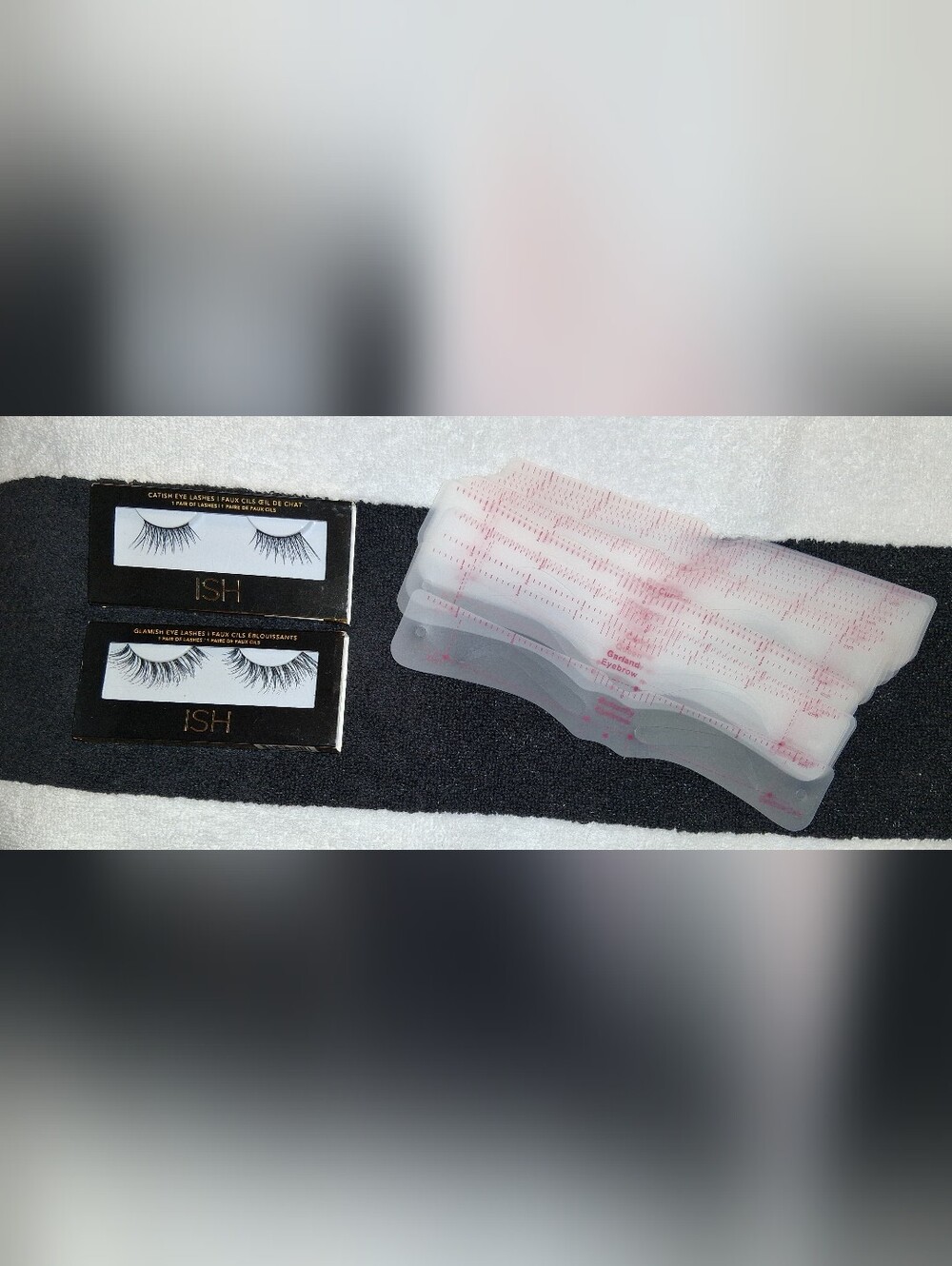 Set Of 2 ISH False Eyelashes & 24 Eyebrow Stencil Variety